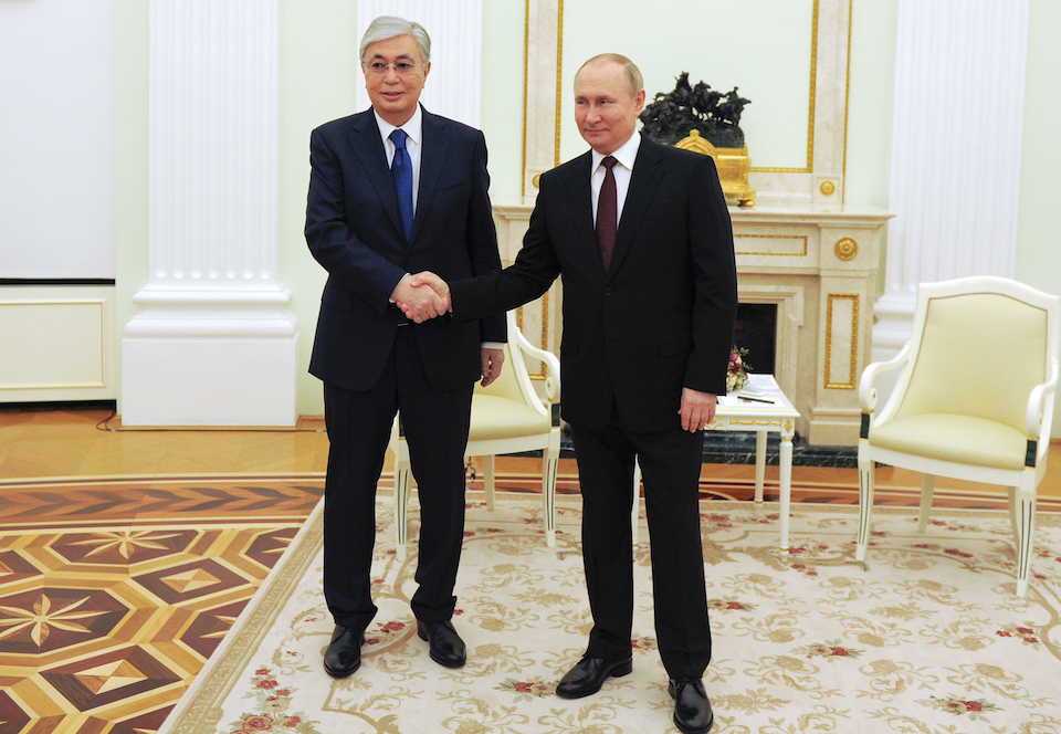 Τα τεράστια τραπέζια του Πούτιν: Επίδειξη ισχύος ή υπερβολική προστασία;-3