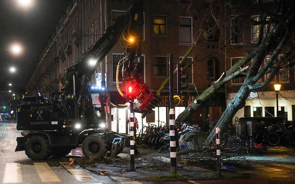 στο-έλεος-της-καταιγίδας-eunice-η-ευρώπη-561726106