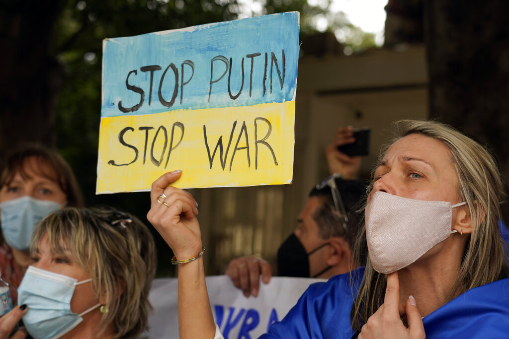 Πόλεμος στην Ουκρανία: «Σταματήστε αυτήν την τρέλα» – Αντιπολεμικές διαδηλώσεις στην Ευρώπη-1