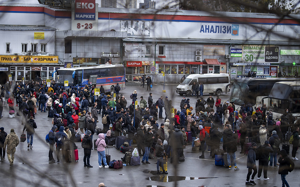 Η πρώτη ημέρα του πολέμου μέσα από 25 φωτογραφίες-24