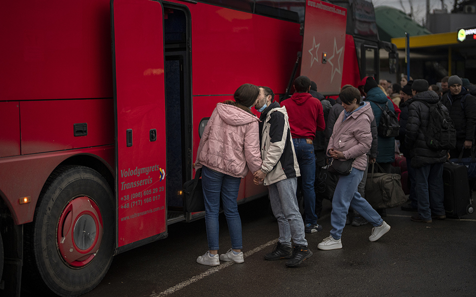 Η πρώτη ημέρα του πολέμου μέσα από 25 φωτογραφίες-23