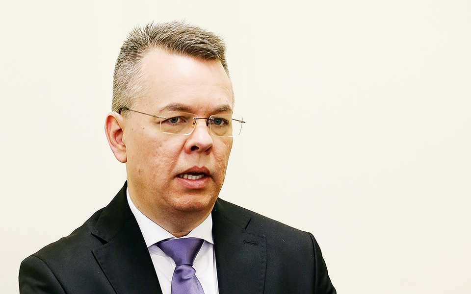 ο-πάστορας-μπράνσον-στην-κ-ετσι-έζησ-561705766