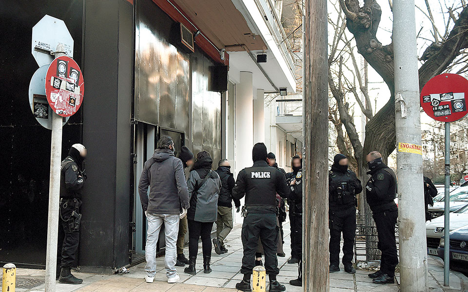 η-πρώτη-μάχη-με-τους-χούλιγκαν-561702589