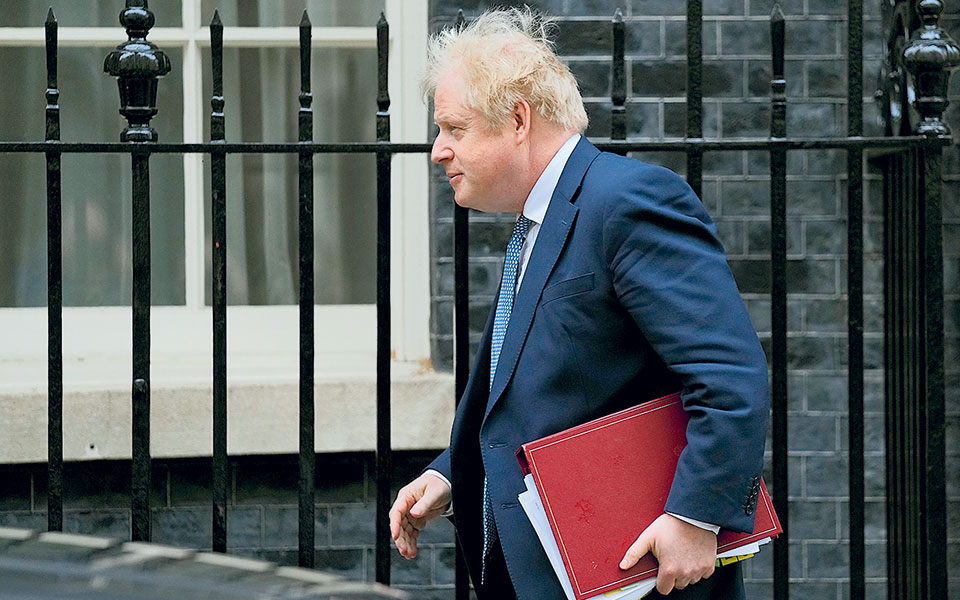 μπόρις-τζόνσον-λίφτινγκ-στη-δημόσι-561708397