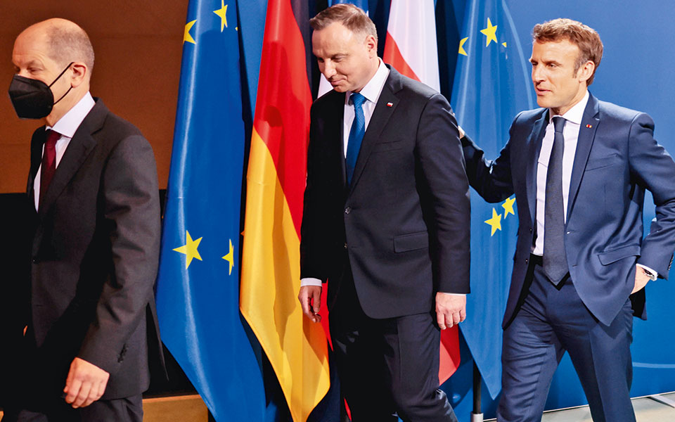 ουκρανικό-παράθυρο-για-διπλωματική-λ-561711826