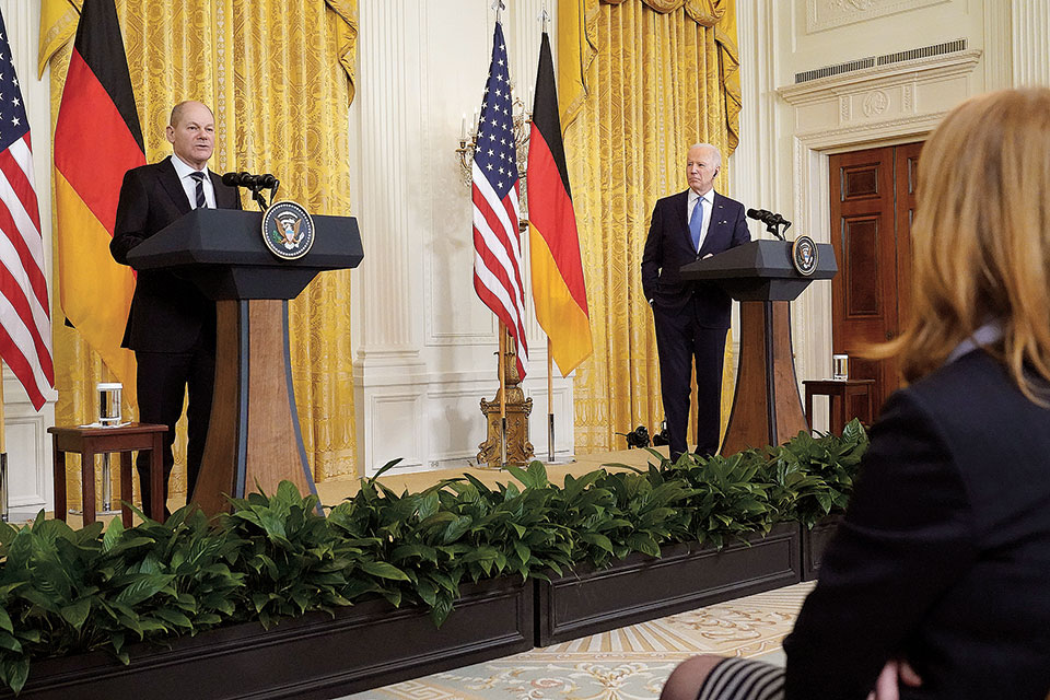 Στην κόψη του ξυραφιού η Ουκρανία-1