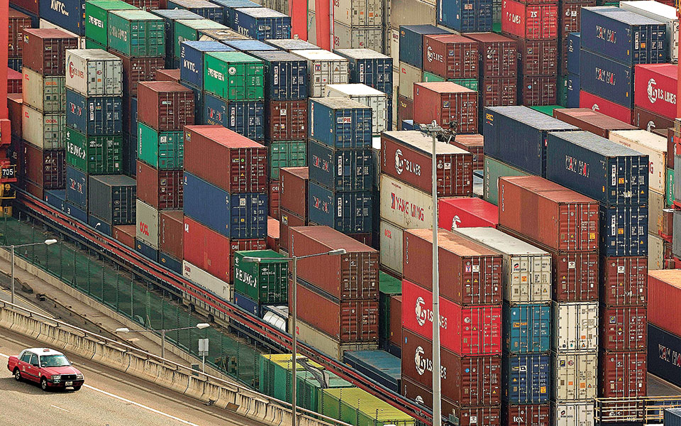 απογειώθηκε-στα-285-τρισ-δολ-το-παγκόσμι-561725092