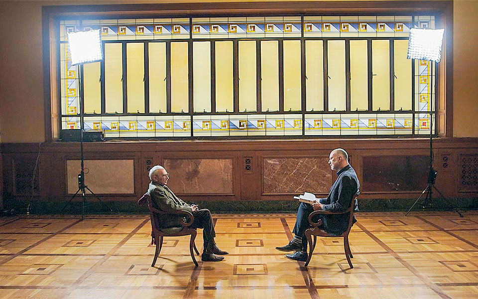 ο-σκηνοθέτης-του-καταστροφές-και-θρί-561740119