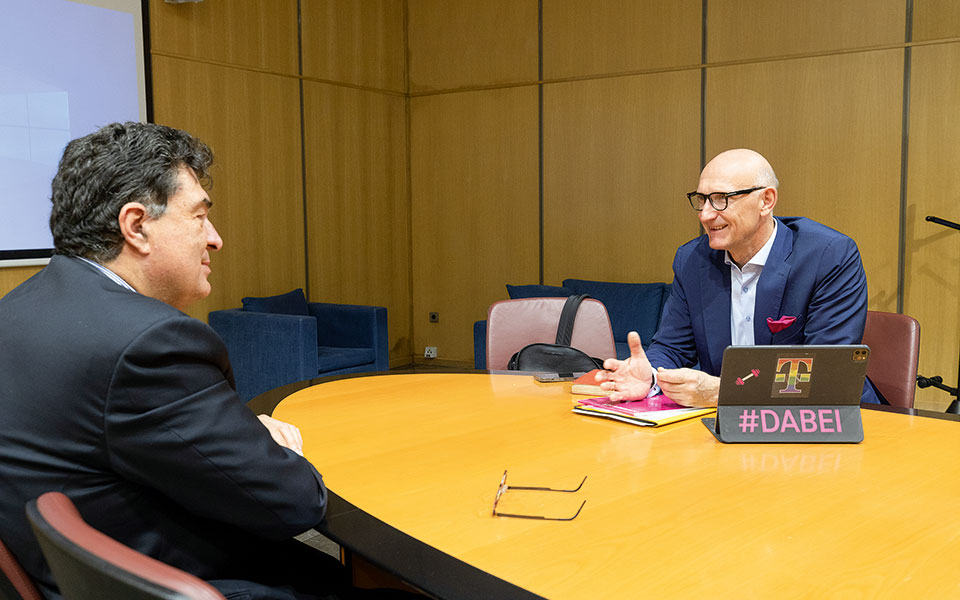 Διαβάστε στην «Καθημερινή της Κυριακής»-4