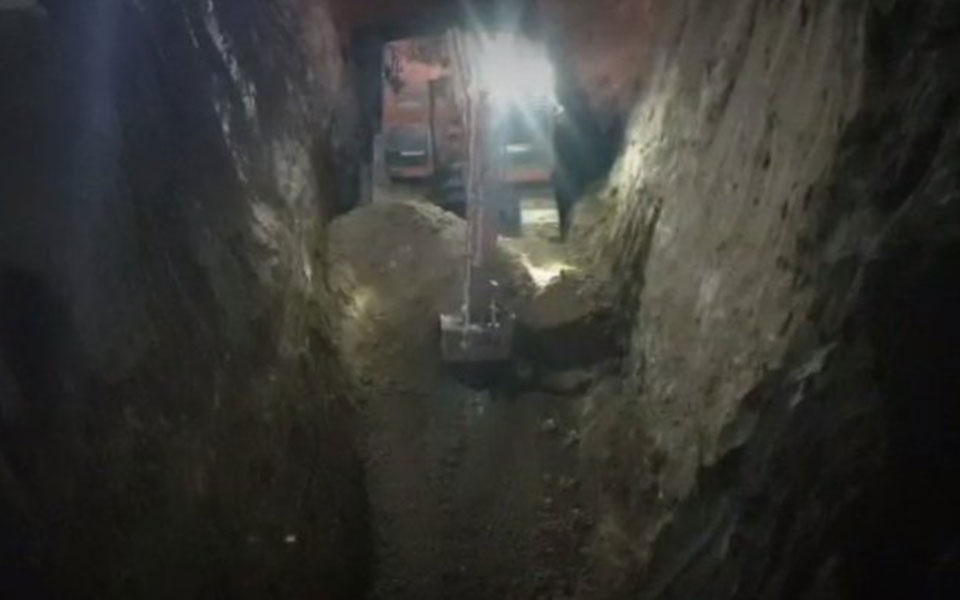 αφγανιστάν-9χρονος-βρίσκεται-εγκλωβι-561723607