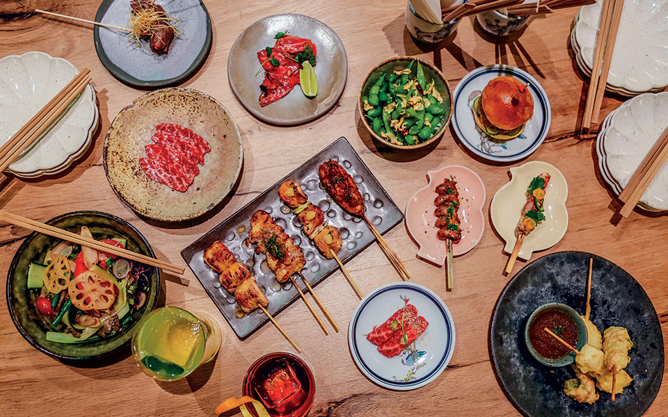 5 Αθηναϊκά μπαρ για να συνδυάσετε ποτό και φαγητό-8