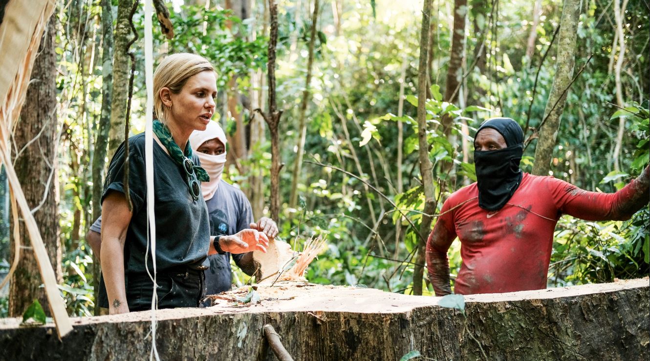 φως-στο-σκοτάδι-των-μαύρων-αγορών-561717817