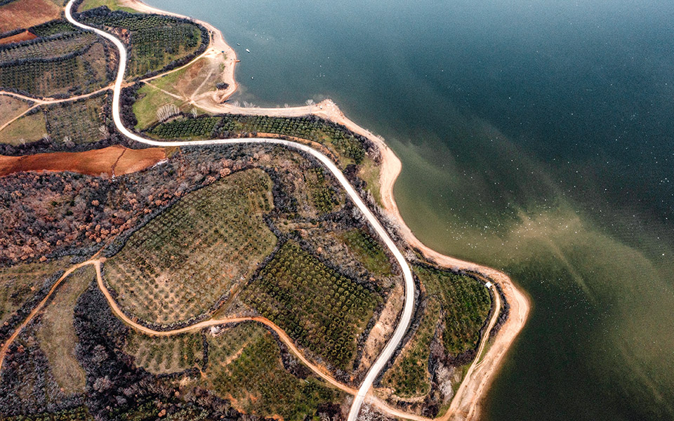 6-συναρπαστικές-διαδρομές-σε-λίμνε-561725389