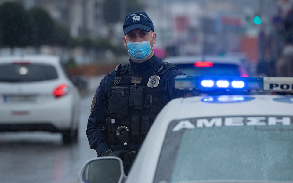 ένοπλη-ληστεία-σε-τράπεζα-στη-λεωφόρο-561733441