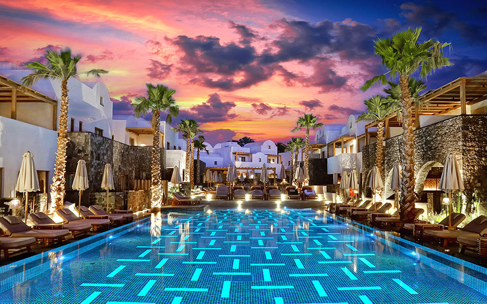 radisson-blu-zaffron-resort-santorini-στη-σαντορίνη-το-πρώτο-ξενοδοχ-561731362