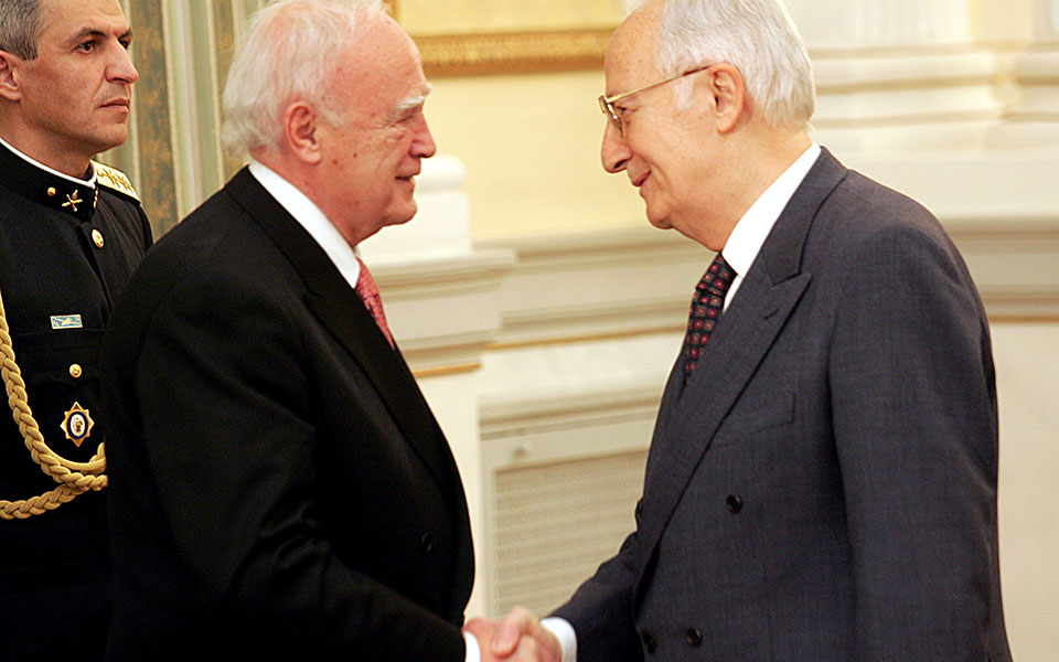 Πέθανε ο Χρήστος Σαρτζετάκης-7