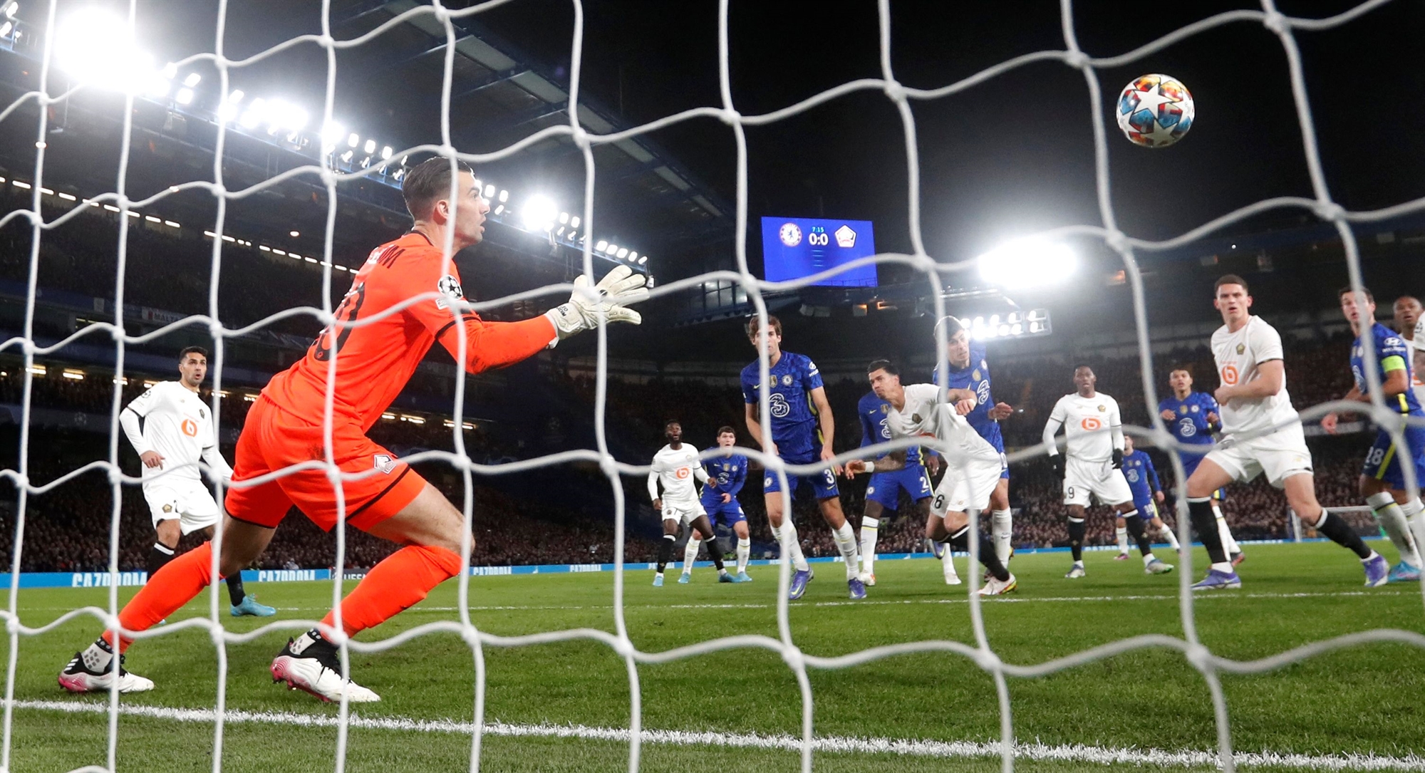 τσάμπιονς-λινγκ-βλέπει-οκτάδα-η-τσέλσ-561732190