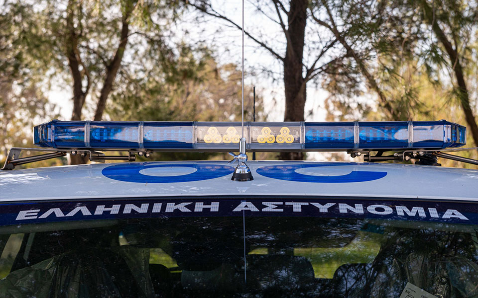 αιγιάλεια-μπήκε-σε-σπίτι-κρατώντας-κα-561701770