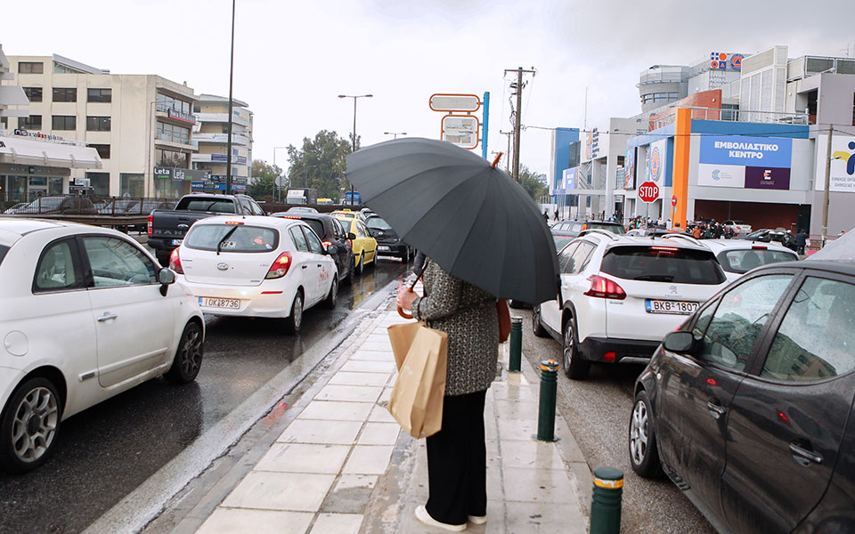 καιρός-επιδείνωση-με-βροχές-και-κατά-τ-561721909