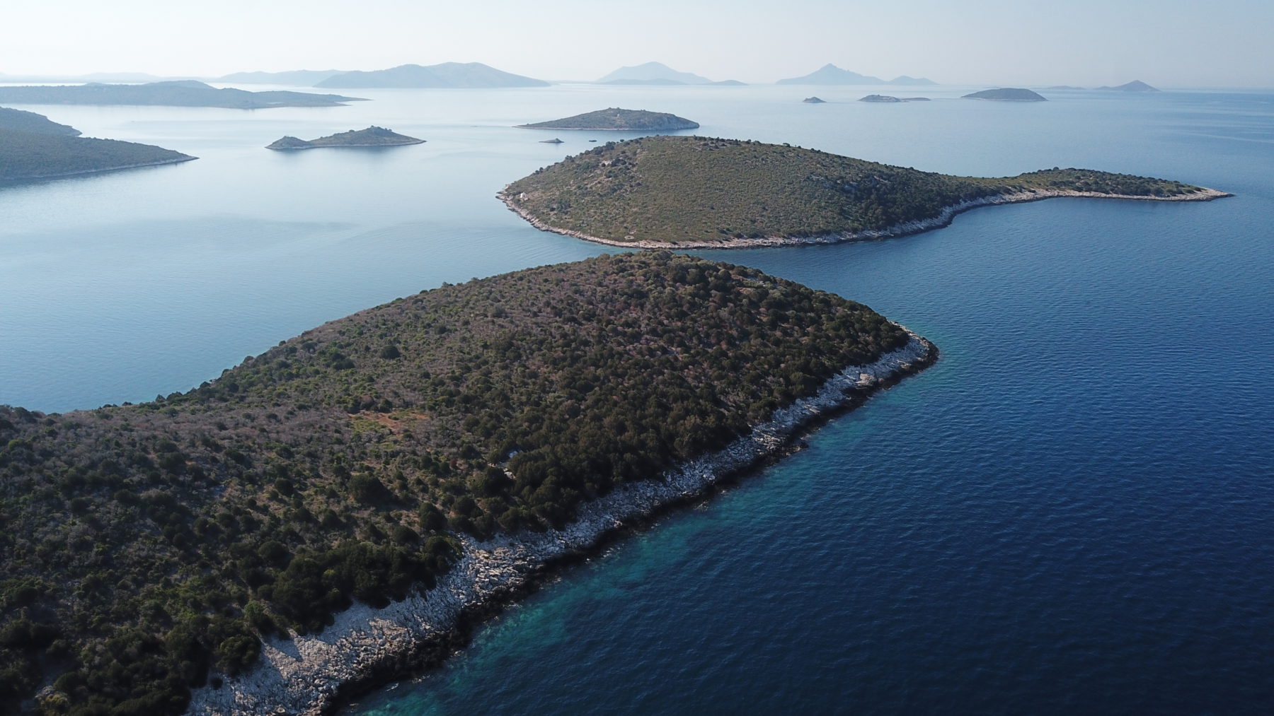 Στο σφυρί η νησίδα «Μάκρη» στο Ιόνιο-1