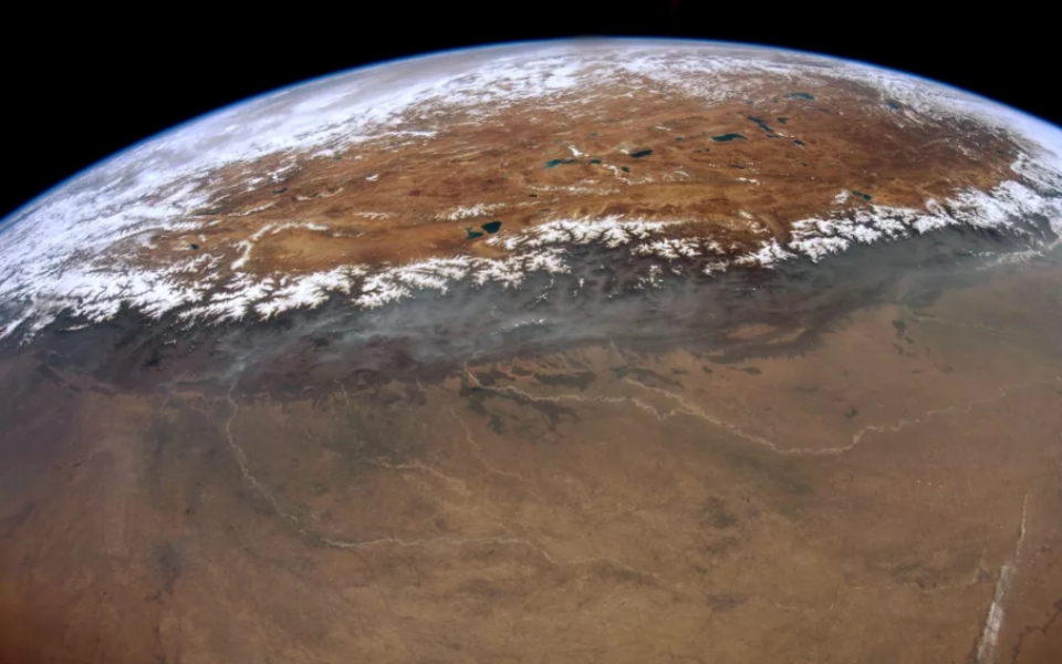 στο-φως-υπερβουνά-τρεις-φορές-μεγαλ-561703528