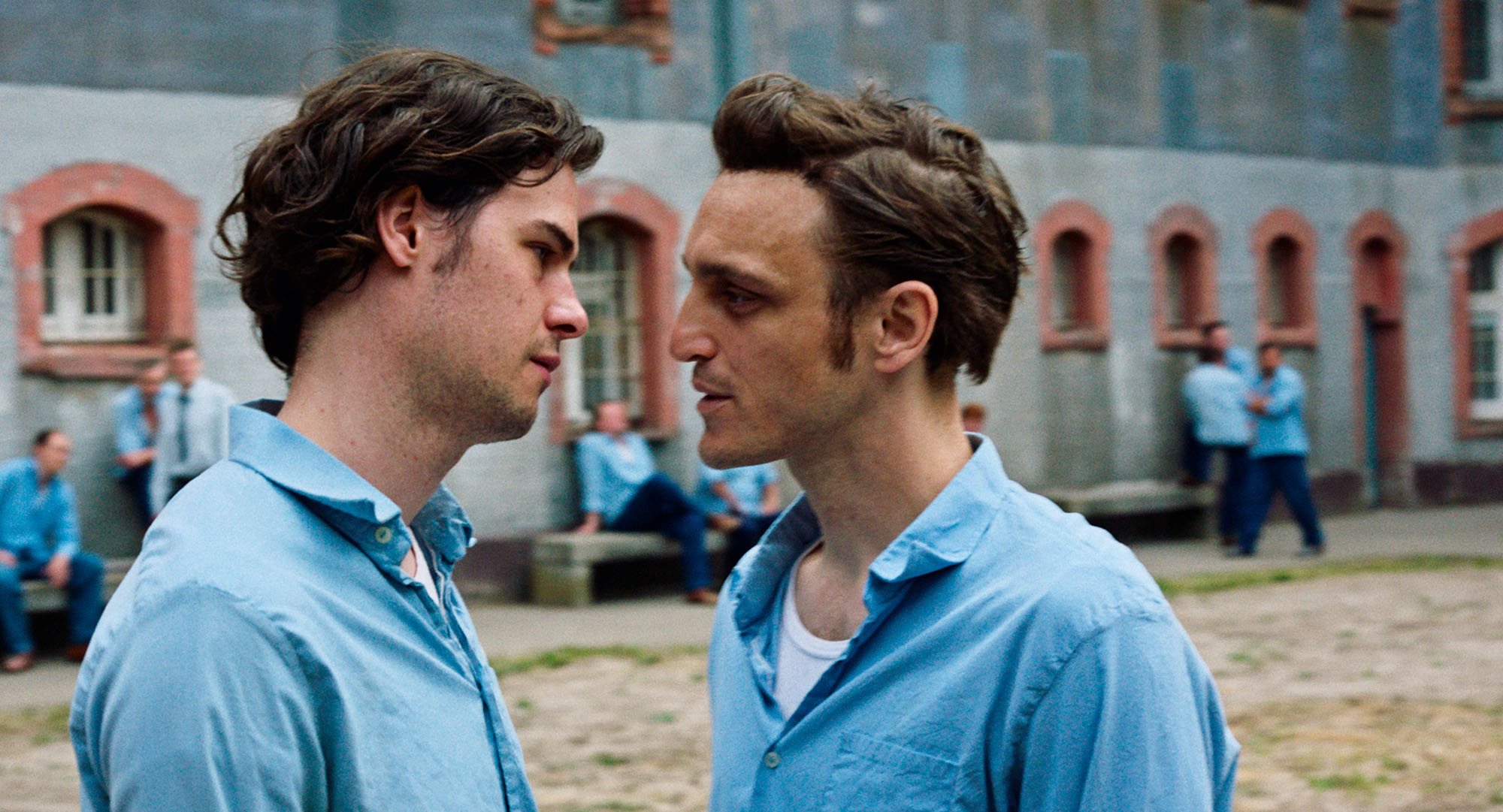 σιδηροδέσμια-ανθρώπινα-δικαιώματα-561705289