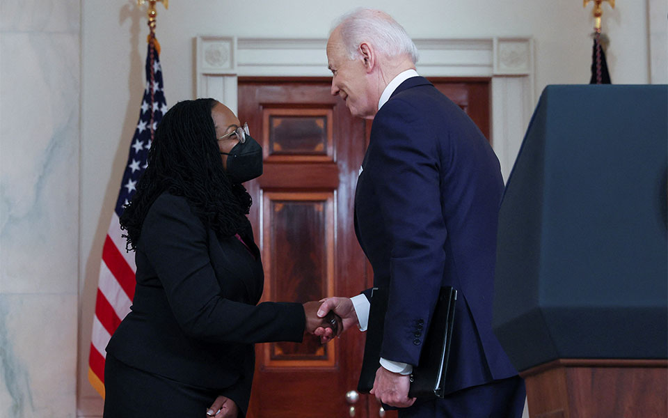 μπάιντεν-πρότεινε-την-πρώτη-μαύρη-γυν-561738175