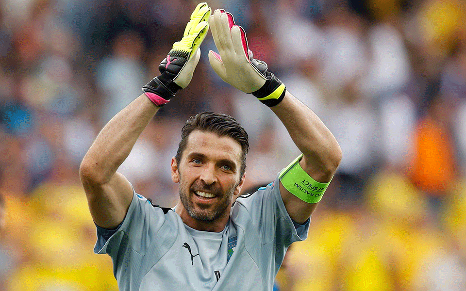 ο-μπουφόν-ανανέωσε-με-την-πάρμα-και-θα-α-561740959