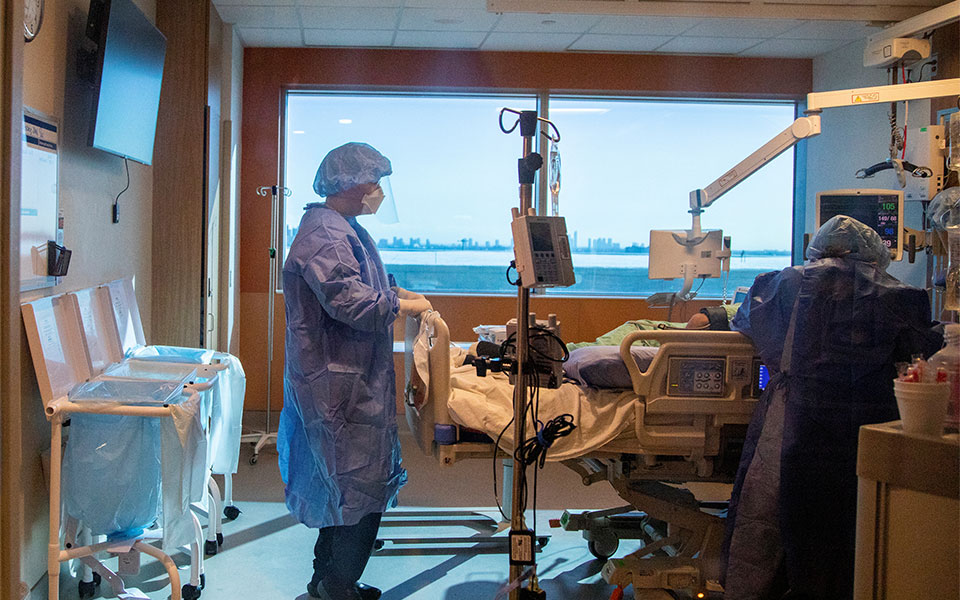 κορωνοϊός-που-η-μείωση-των-τεστ-είνα-561722407