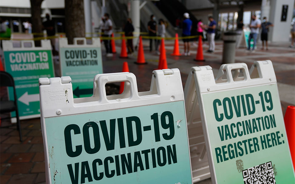 Μετάλλαξη Όμικρον: Η «πανδημία των ανεμβολίαστων» είναι ακόμα εδώ-2