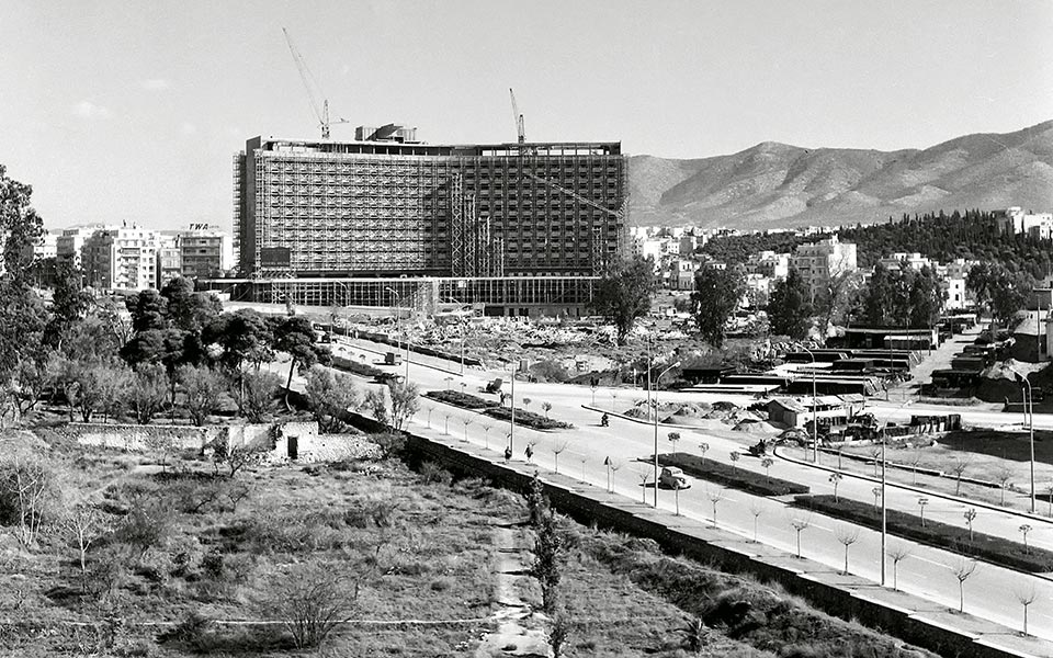 Προσωπικός αποχαιρετισμός στο ξενοδοχείο Χίλτον (και κυρίως στην πισίνα του)-1