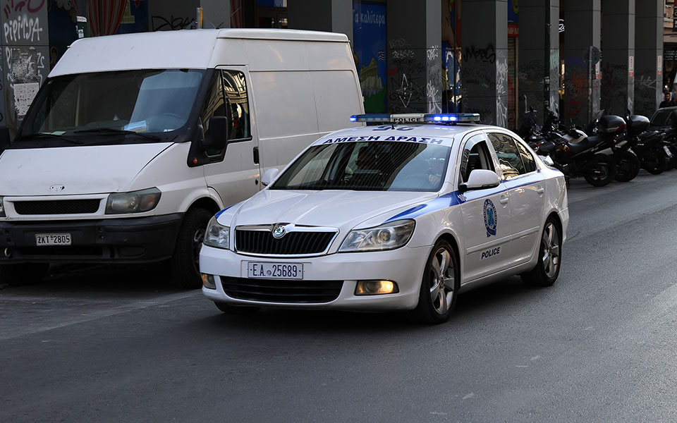 ηράκλειο-χειροπέδες-σε-μητέρα-που-δεν-561708484