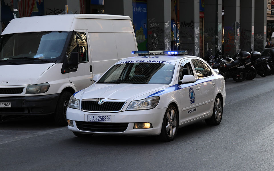 θεσσαλονίκη-ελεύθερο-το-ζευγάρι-που-κ-561728287