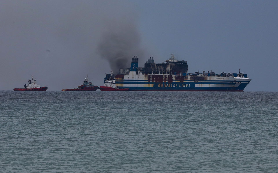 euroferry-olympia-δεν-φαίνεται-να-υπάρχουν-οπές-πο-561728803