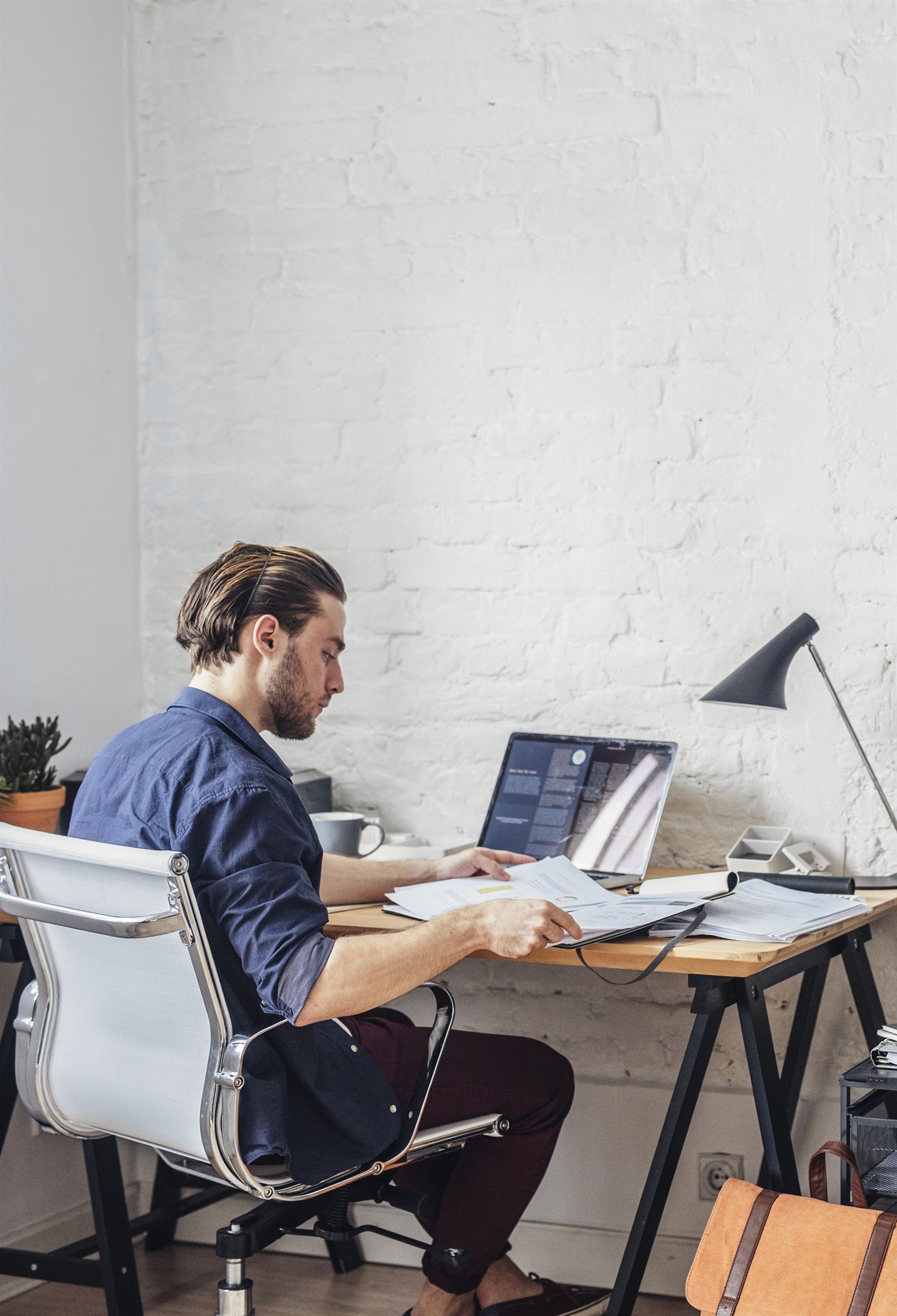 η-έξυπνη-εργασία-χτυπά-και-την-πόρτα-561716458