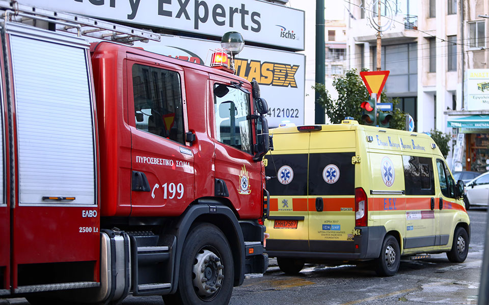 πειραιάς-φωτιά-σε-πατάρι-καταστήματο-561702694