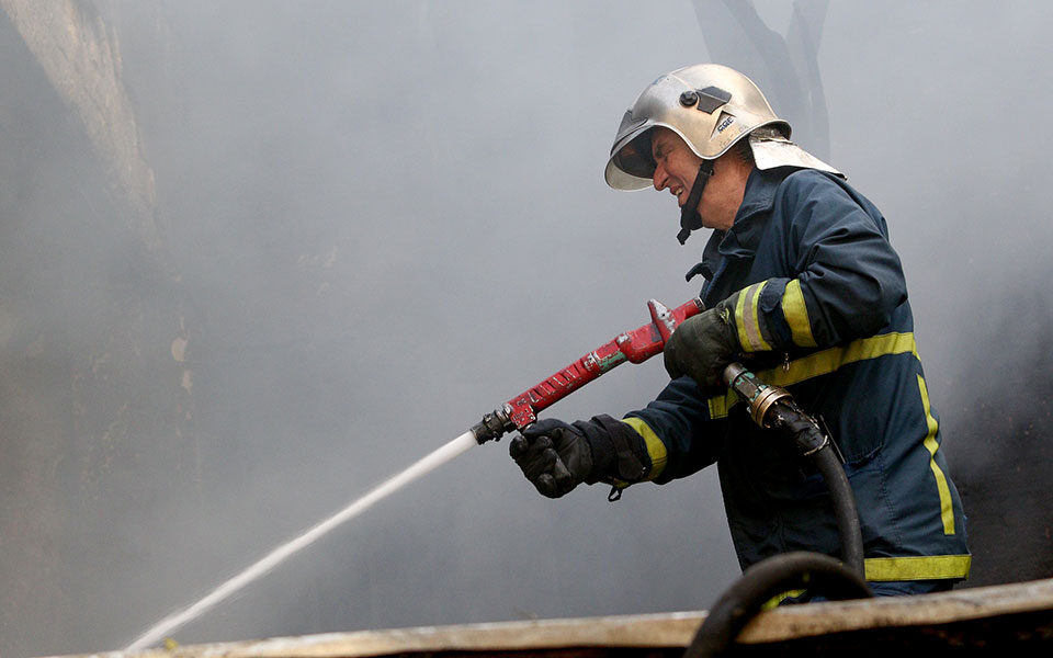 φωτιά-σε-αποθήκη-στο-καπανδρίτι-561739528