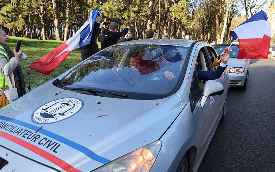 Γαλλία: Τα «Κομβόι της Ελευθερίας» κατευθύνονται προς το Παρίσι (εικόνες)-1