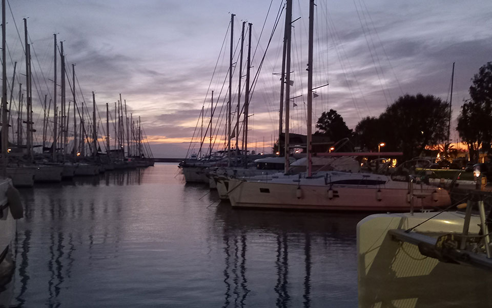 καιρός-νεφώσεις-με-διαστήματα-ηλιοφά-561703126