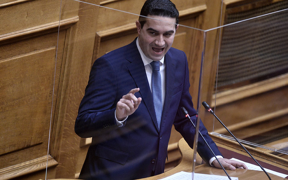 κατρίνης-δεν-κρατάμε-ίσες-αποστάσεις-561712468