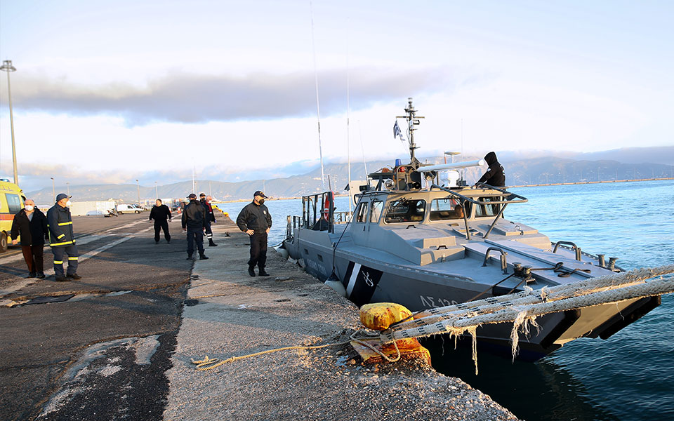 euroferry-olympia-στο-λιμάνι-της-κέρκυρας-συγγενε-561728773