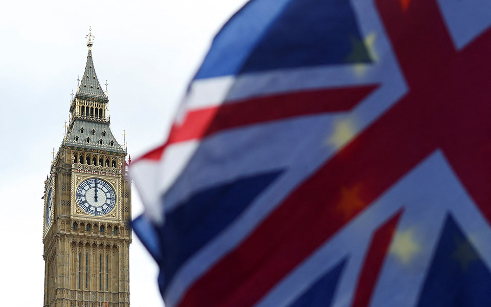 βρετανία-επείγουσες-συνεδριάσεις-γι-561718258