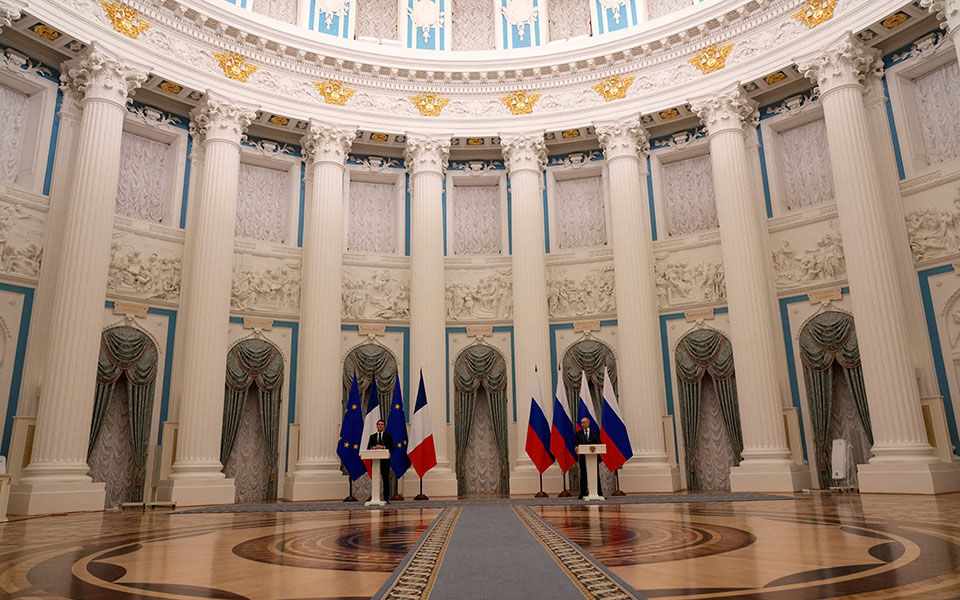 reuters-στη-μόσχα-ο-μακρόν-συνάντησε-ένα-δια-561712855