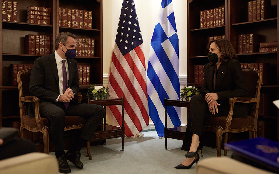 ο-πρωθυπουργός-ενημέρωσε-την-κάμαλα-χ-561728512