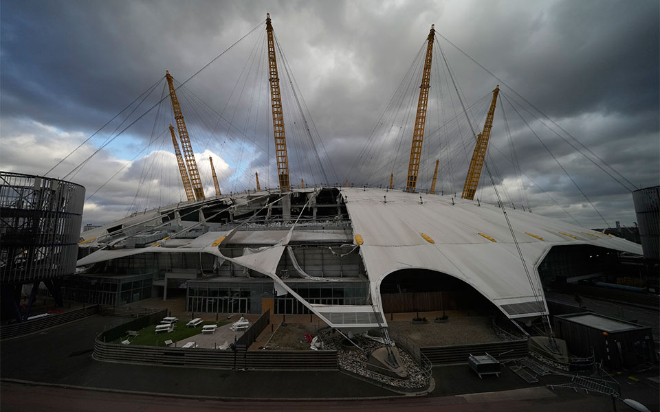 Στο έλεος της καταιγίδας «Eunice» η Ευρώπη – Τουλάχιστον 8 νεκροί-4