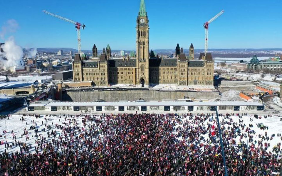 σε-κλοιό-αντιεμβολιαστών-μεγαλουπόλ-561705418