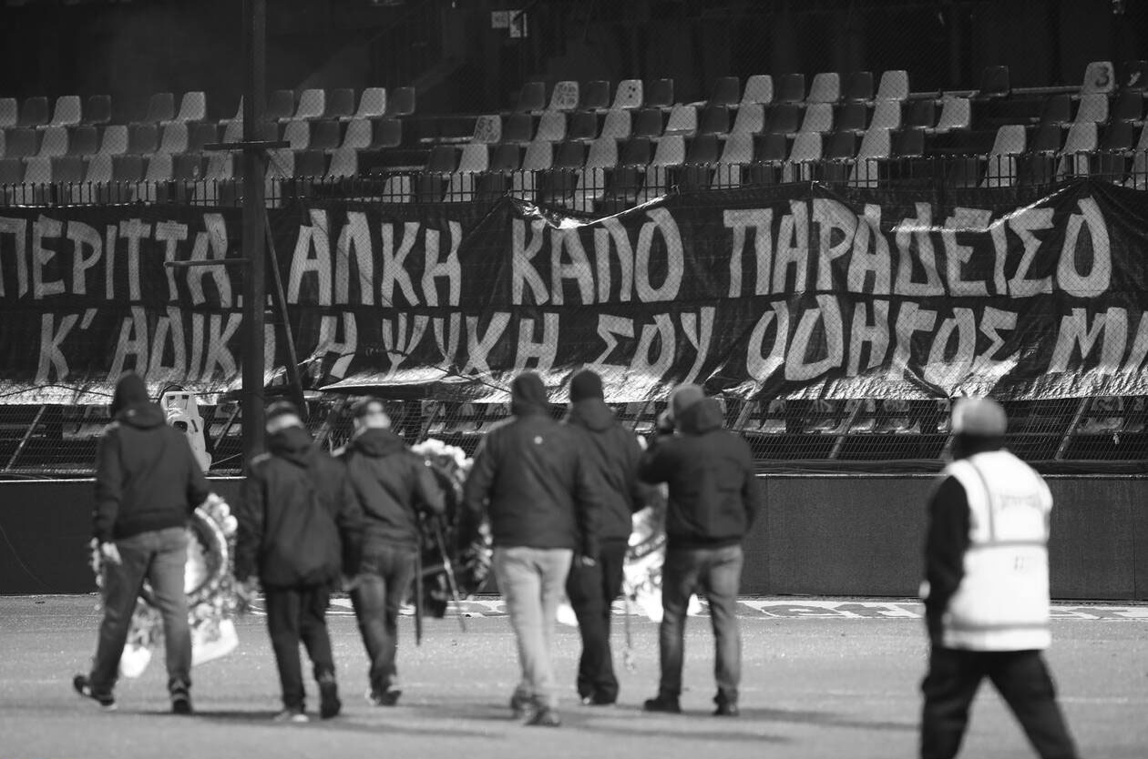 Θεσσαλονίκη: Ανάρτησαν πανό στη μνήμη του αδικοχαμένου Άλκη στο Βικελίδης – «Η ψυχή σου οδηγός μας»-3