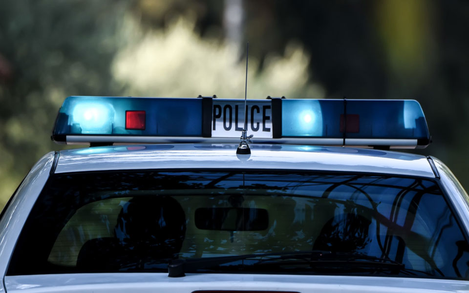 πάτρα-αντιεξουσιαστές-πέταξαν-τρικά-561697285