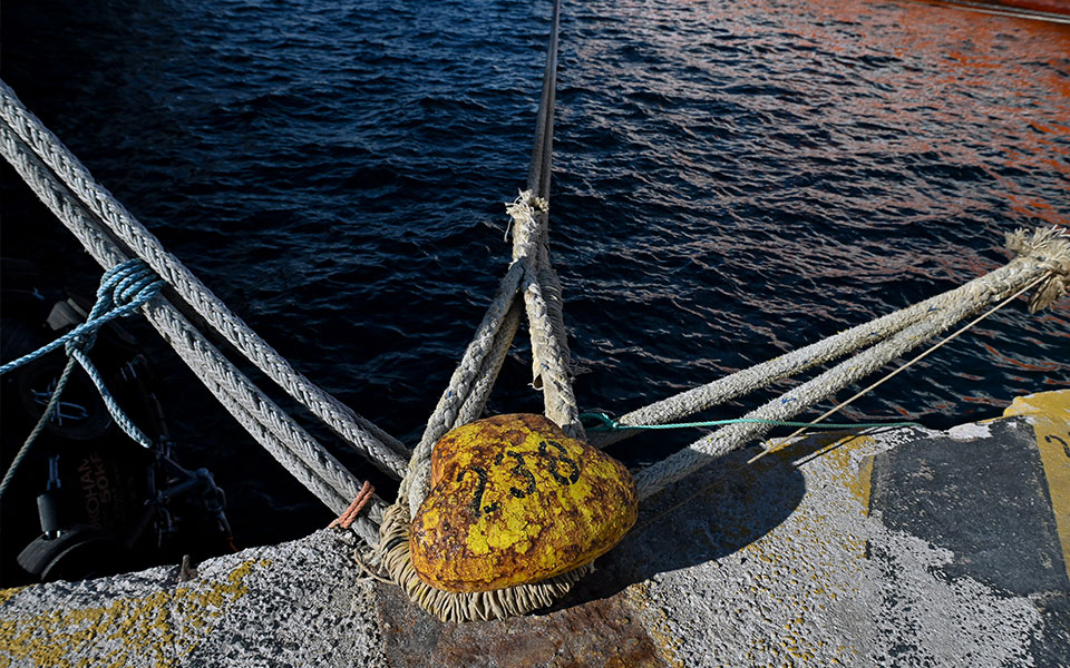 κατέπλευσε-στο-λιμάνι-της-μήλου-το-δι-561708676