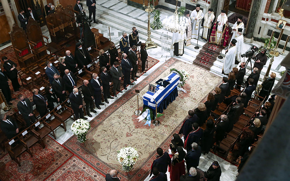 χρήστος-σαρτζετάκης-με-τιμές-αρχηγού-561706786